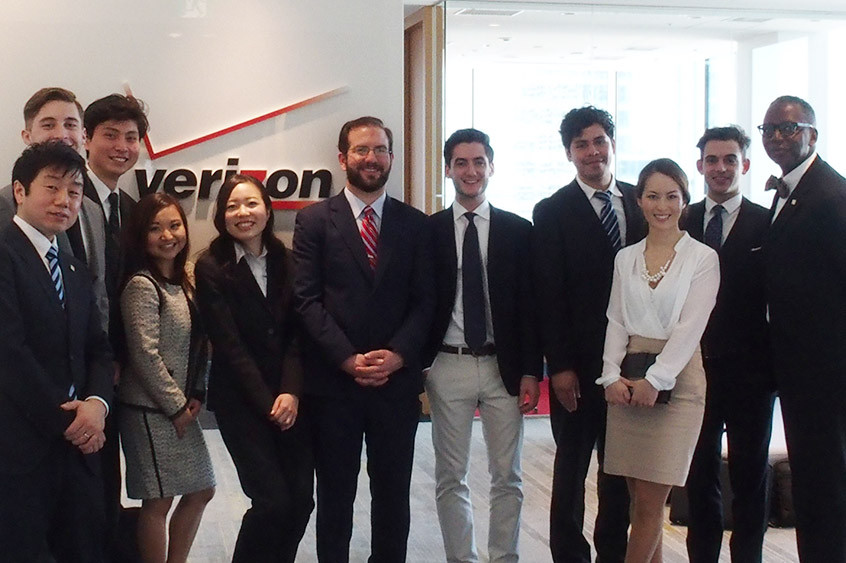Photo: TUJ students and staff together with Virizon Japan.