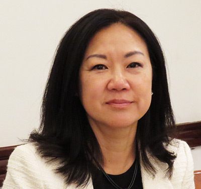 Portrait photo of professor Park