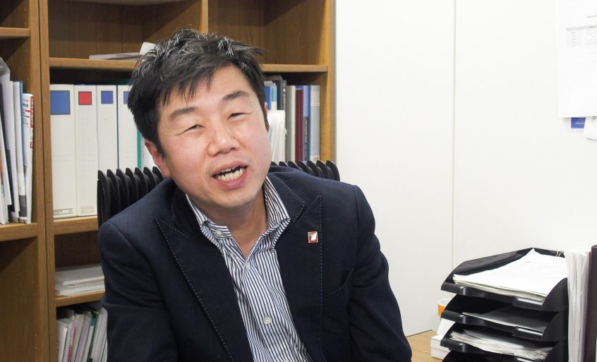 Photograph of Kentaro Sawa, the director of the Career Development Office